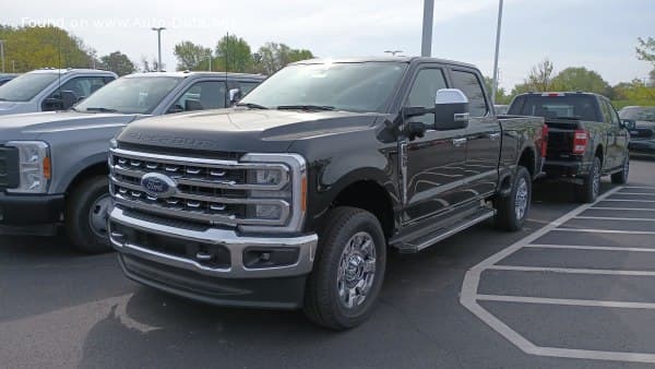 2023 Ford F-350 Super Duty V Crew Cab Short box 6.8 V8 (405 Hp) Automatic SRW